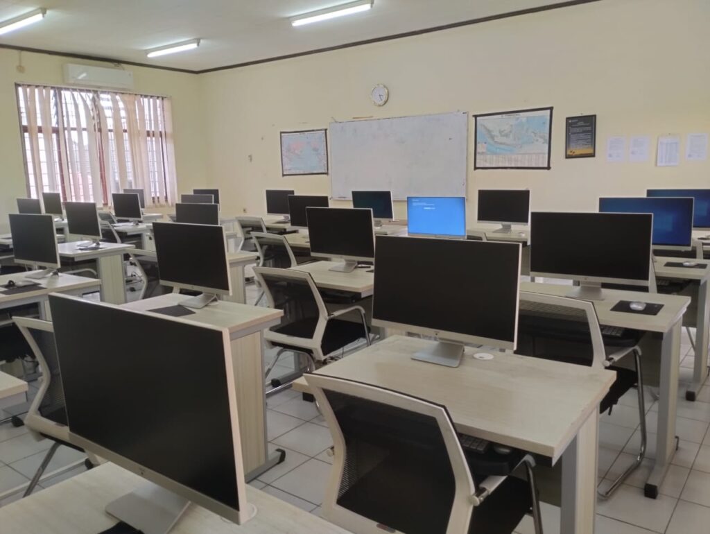 ruang lab teknik komputer